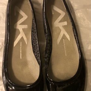 Ann Klein ladies flat patent leather ballet shoes size 8.5 M
